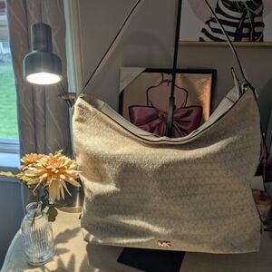 Michael Kors Griffin Large Hobo Bag Natural Vanilla